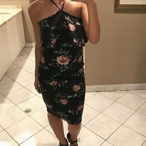 Charlotte Russe Dresses & Skirts - Charlotte Russe floral tight dress